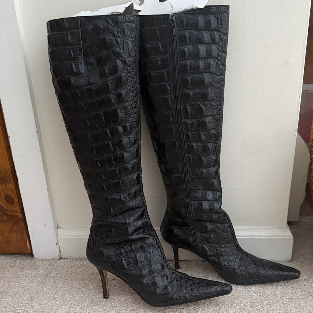 Vero Cuoio Black Croc-Embossed Heeled Boots